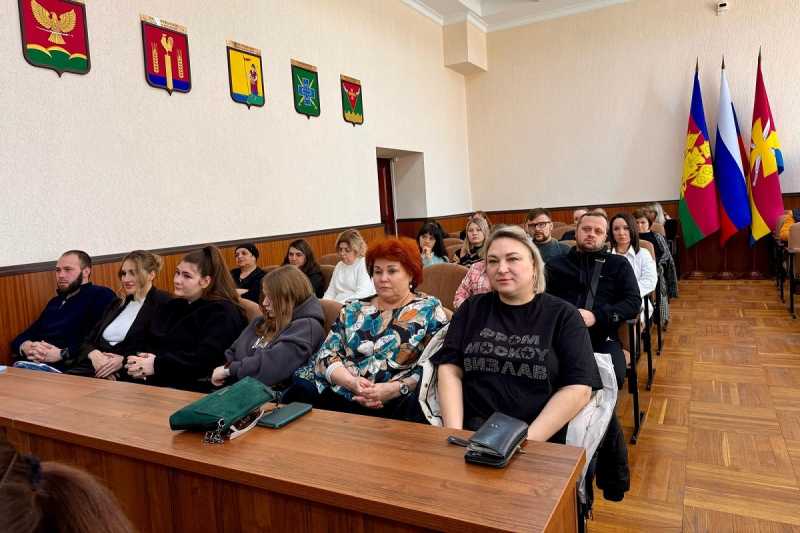 Семинар по вопросам применения специальных налоговых режимов прошел в Динском районе