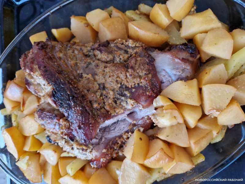 Свиная рулька,  запеченная в духовке, – чешская классика!