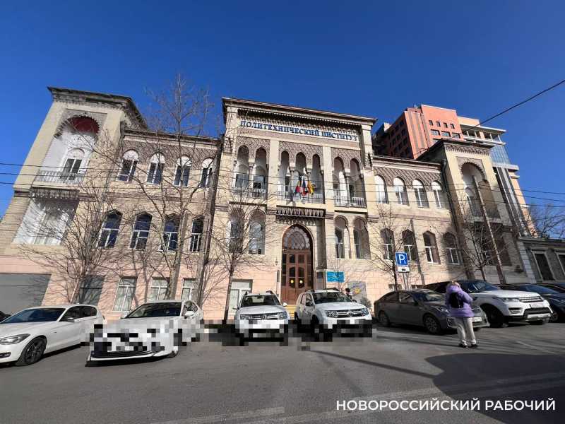 У трех старых домов в центре Новороссийска появились «охранные грамоты»