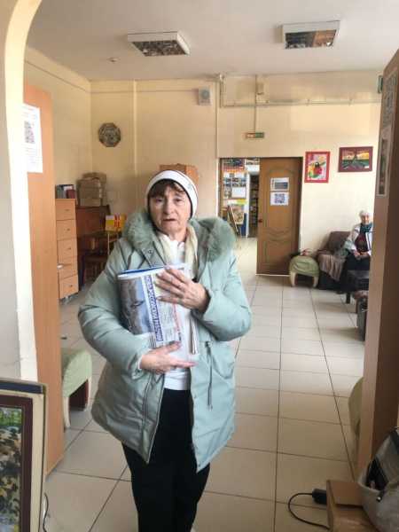 «Ура! Принесли свежий номер «Новороссийского рабочего». Даже два номера!»