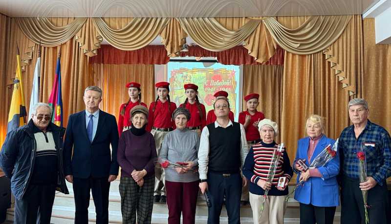 В городе-герое Новороссийске проходят торжественные вручения юбилейных медалей «80 лет Победы в Великой Отечественной войне 1941—1945 гг.»