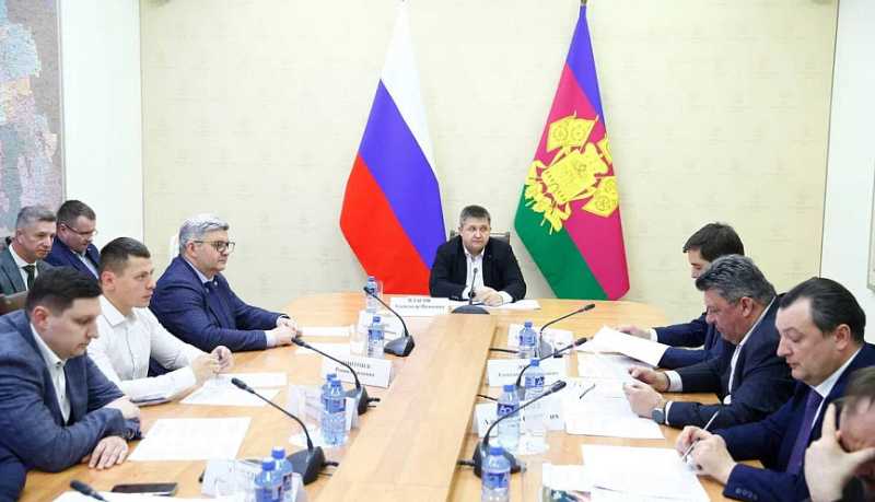 В Краснодарском крае по поручению губернатора отремонтируют около 30 воинских захоронений