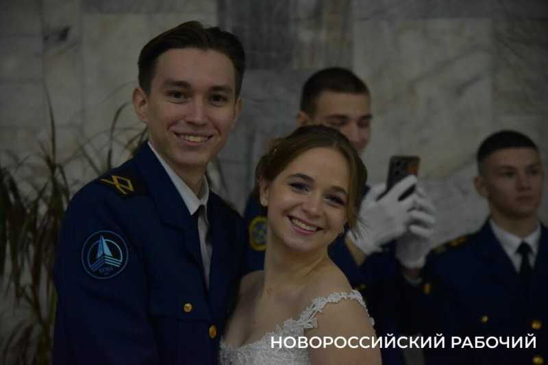 В Новороссийске прошел традиционный Сретенский бал!