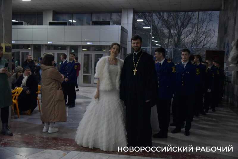 В Новороссийске прошел традиционный Сретенский бал!