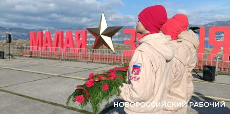 В Новороссийске прозвучал &laquo;Выстрел Памяти&raquo; и началась акция &laquo;Белые чайки&raquo;