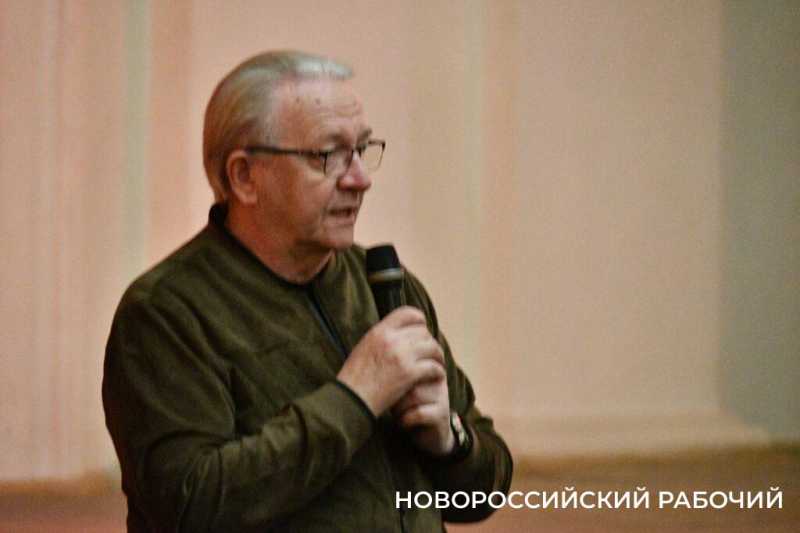 В Новороссийске со спектакля «Легендарный десант» люди выходят со слезами