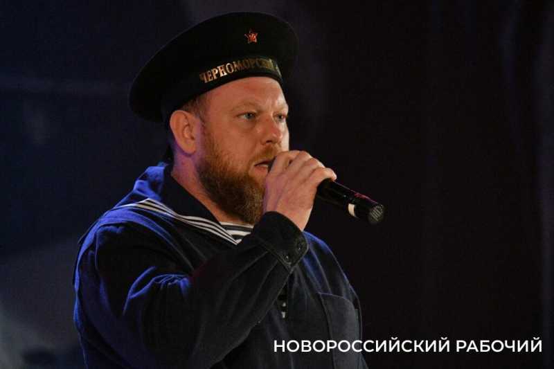 В Новороссийске со спектакля «Легендарный десант» люди выходят со слезами