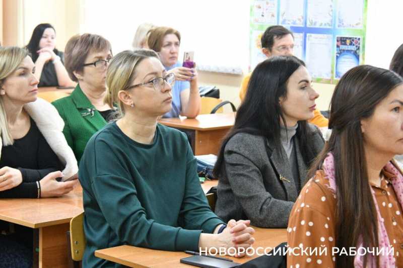 В Новороссийске собеседование-допуск для ОГЭ сдали родители 9-классников