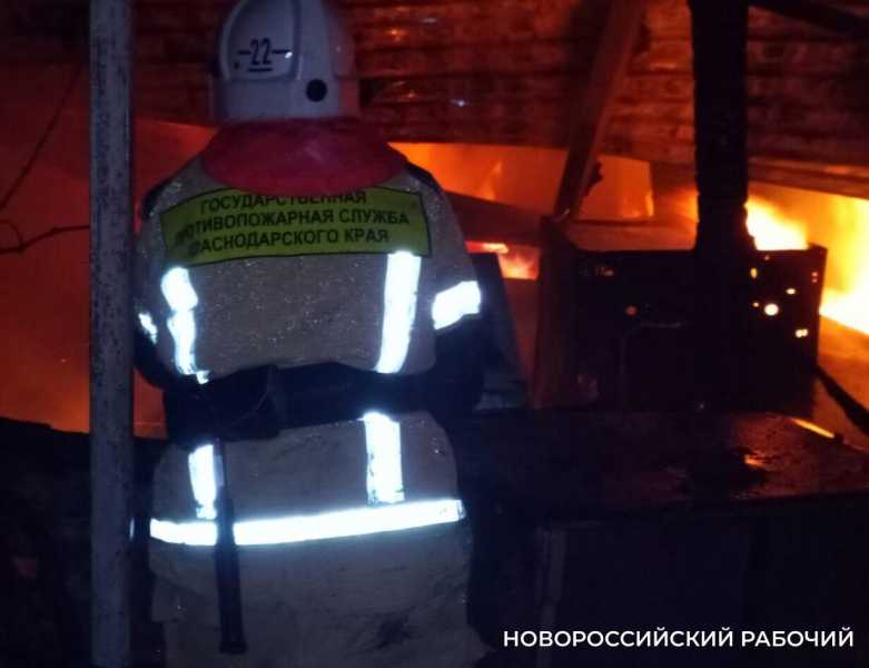 В Новороссийске устанавливают, почему заживо сгорел хозяин дома в СНТ