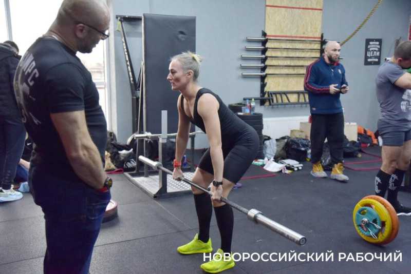 В Новороссийске установили рекорд в новой категории пауэрлифтинга – 410 кг в «ягодичном мосте»