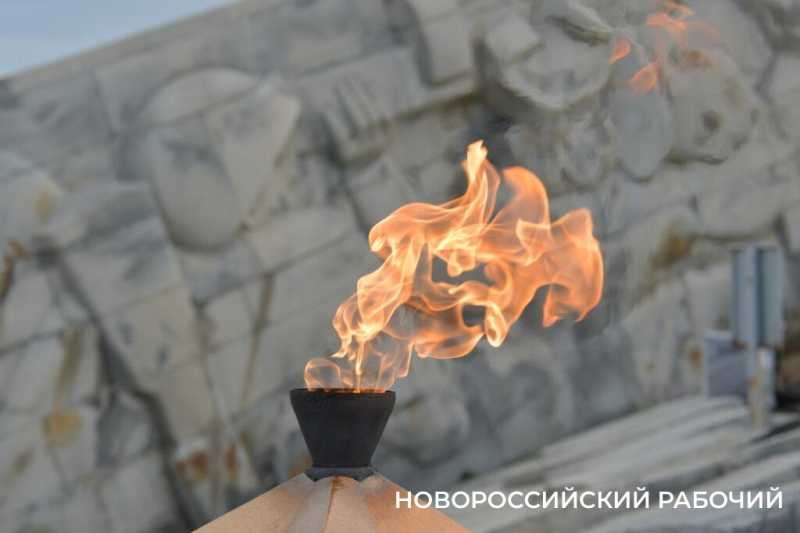 В Новороссийске во время акции «Белые чайки» прошла реконструкция событий Великой Отечественной войны
