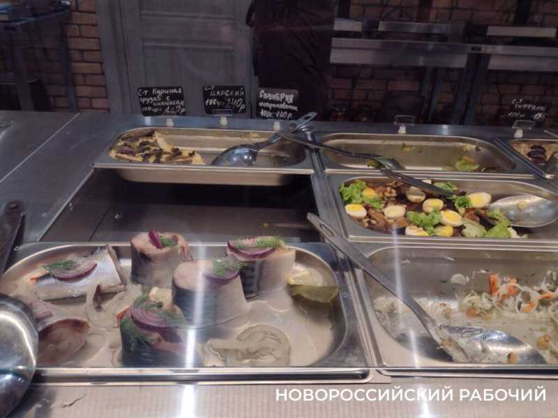 В Новороссийске выстраиваются очереди за «остатками роскоши» в полцены