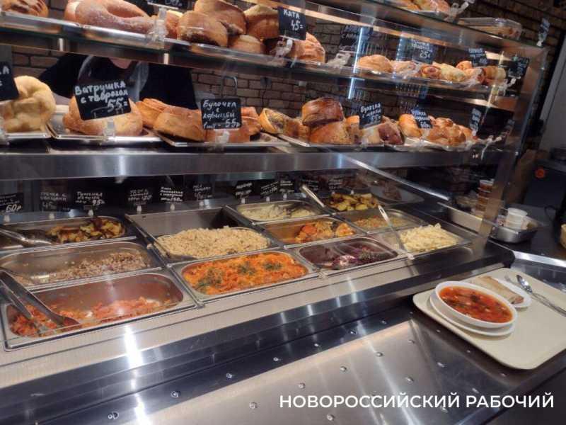 В Новороссийске выстраиваются очереди за «остатками роскоши» в полцены