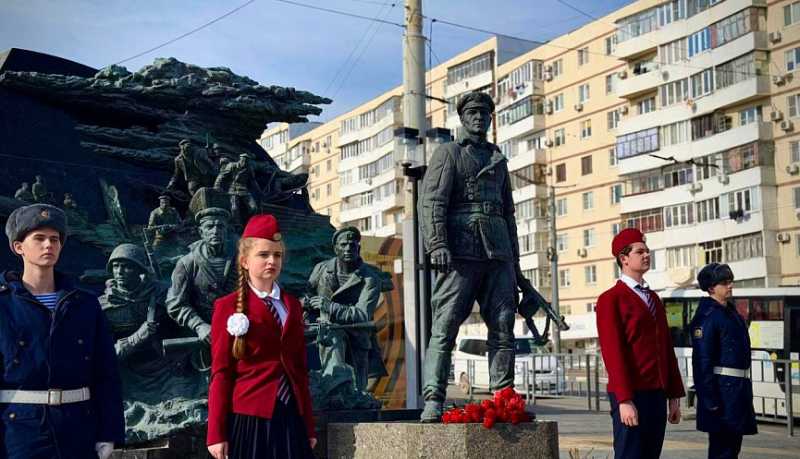 «Вахта Памяти»: в городе-герое Новороссийске проходят патриотические мероприятия с участием школьников, студентов и курсантов