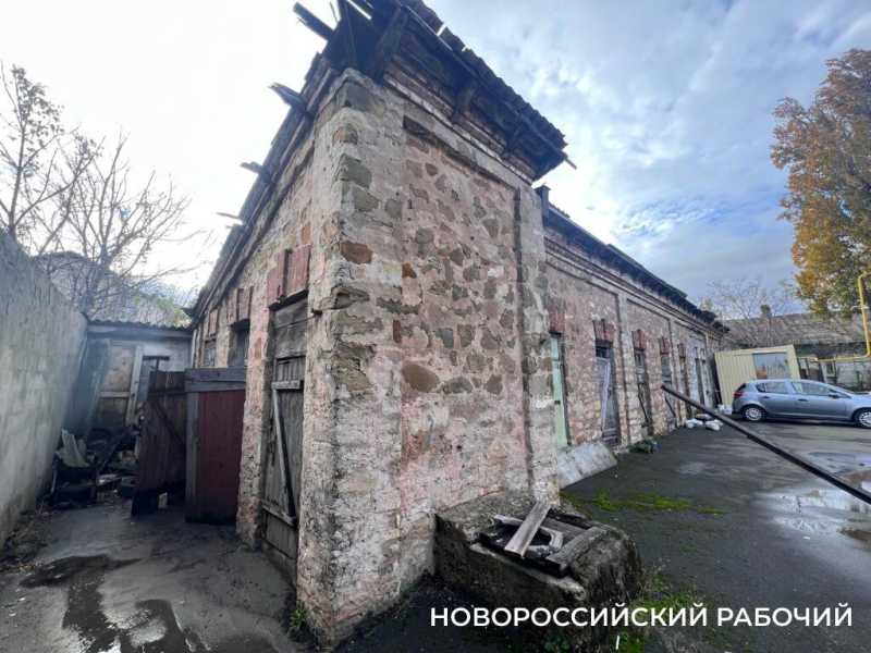 Власти Новороссийска купят 11 квартир для жителей аварийного «шанхая» в центре города