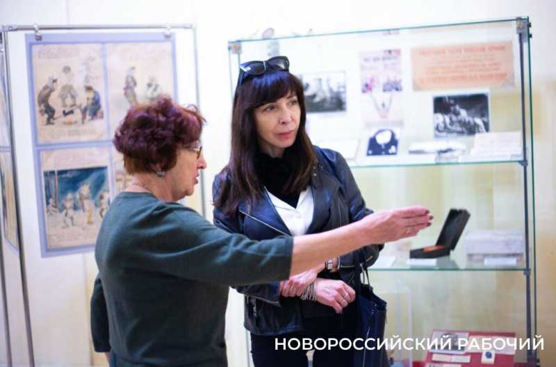 Внучка Цезаря Куникова передала Новороссийску 15 фронтовых писем легендарного деда