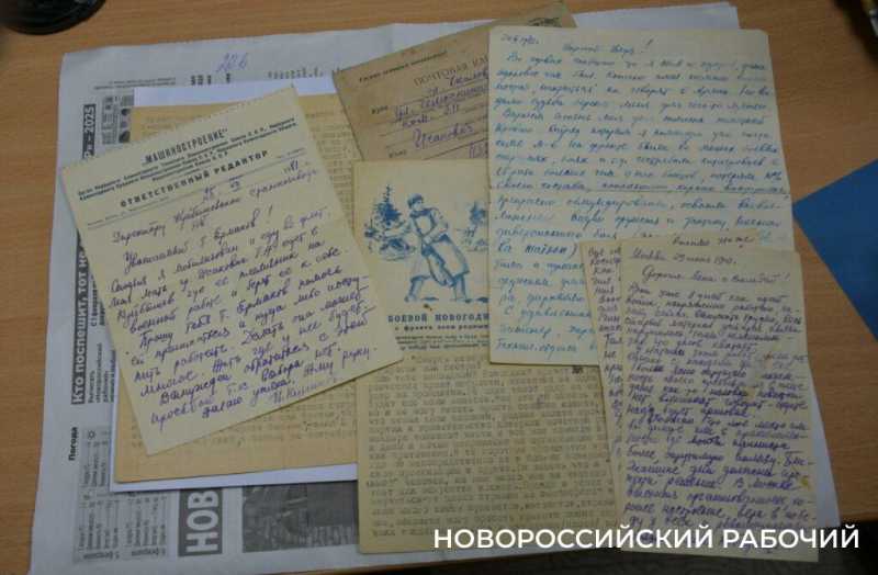 Внучка Цезаря Куникова передала Новороссийску 15 фронтовых писем легендарного деда
