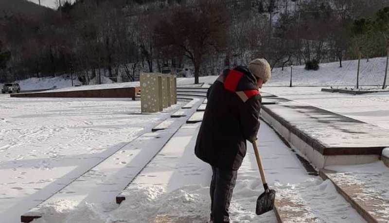 Во всех внутригородских районах Новороссийска организована работа по устранению последствий непогоды