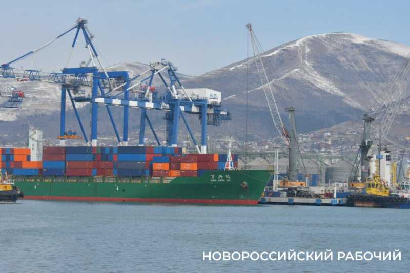 Завтра в Новороссийске перекроют движение большегрузов на улице Магистральной. Ждем пробок?