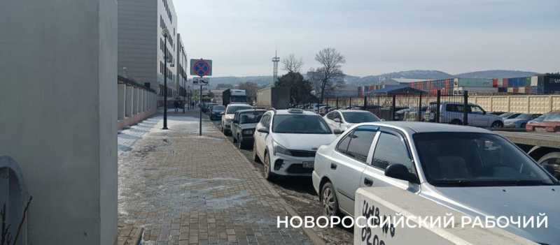 Завтра в Новороссийске перекроют движение большегрузов на улице Магистральной. Ждем пробок?