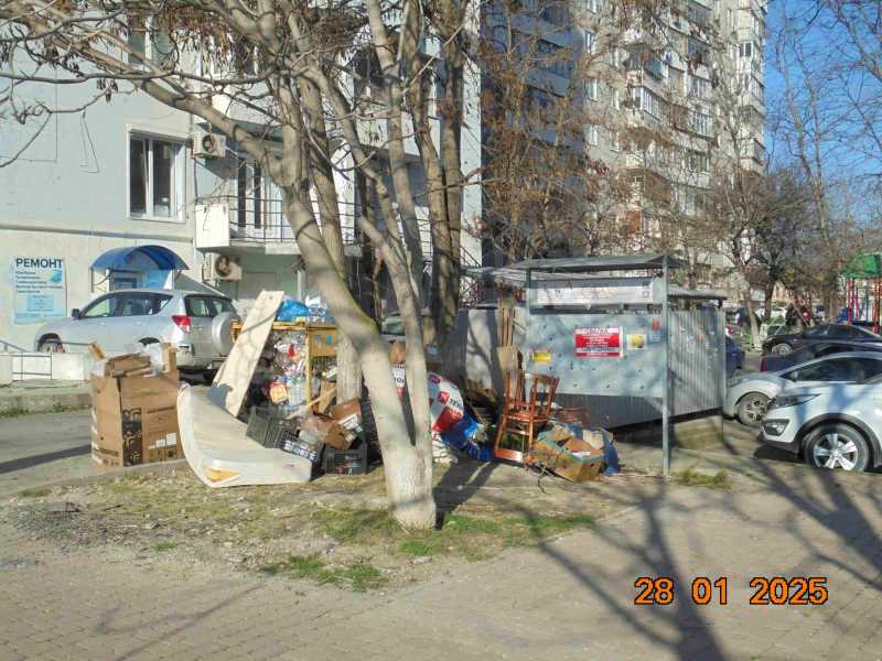 Жители Новороссийска просят убраться на улице Героя