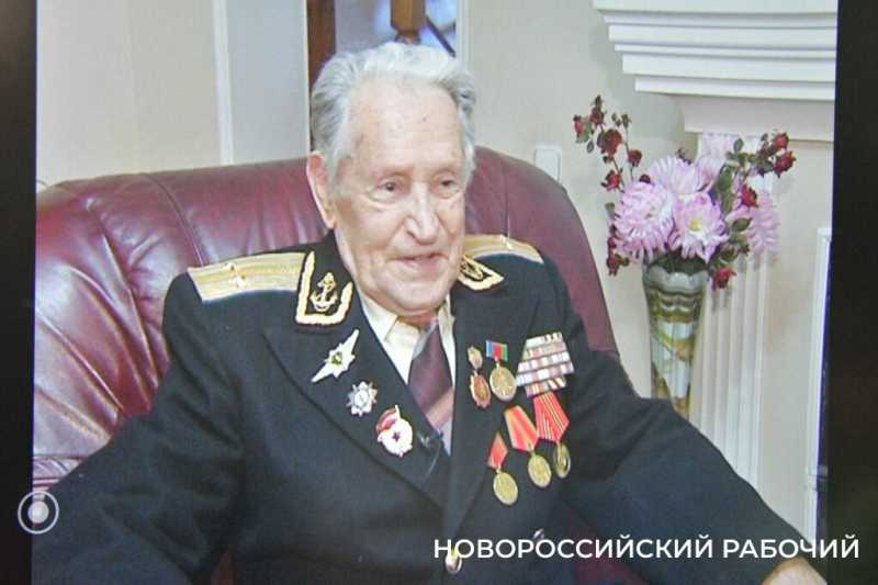 Аэропорт в Новороссийске закрыли 40 лет назад. Кому это было нужно?