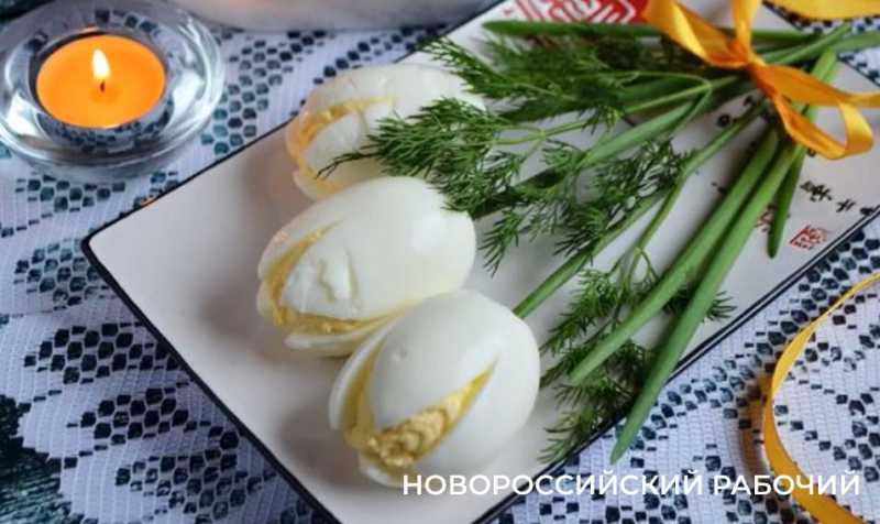 «Белые тюльпаны» — нарядный и очень вкусный салат к 8 марта!