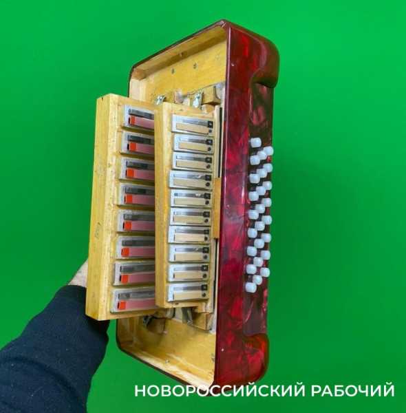 Дальнобойщик из Новороссийска создает мидисистему на основе гармони и совершенствует классические аккордеоны
