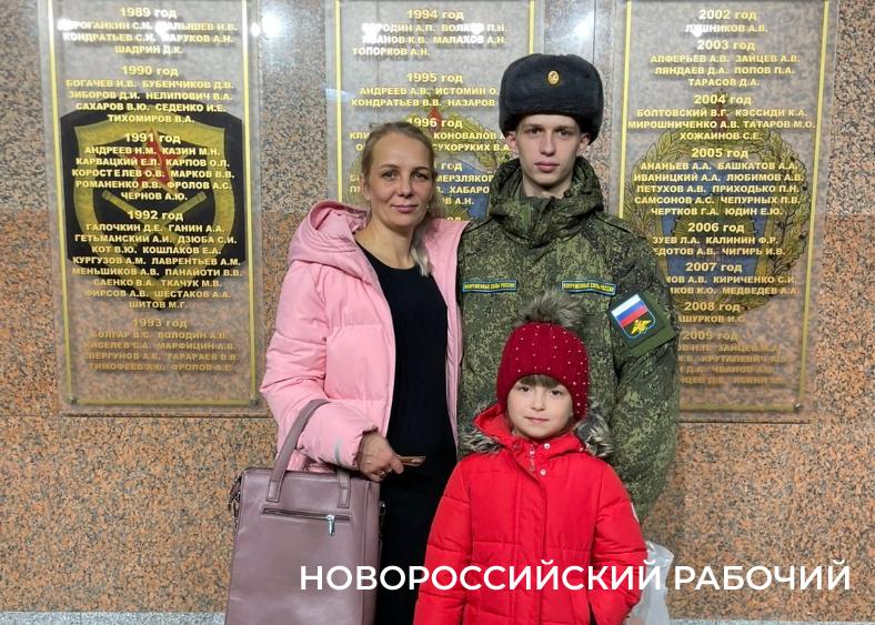 Дальнобойщик из Новороссийска создает мидисистему на основе гармони и совершенствует классические аккордеоны