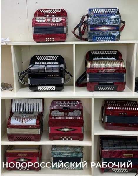 Дальнобойщик из Новороссийска создает мидисистему на основе гармони и совершенствует классические аккордеоны