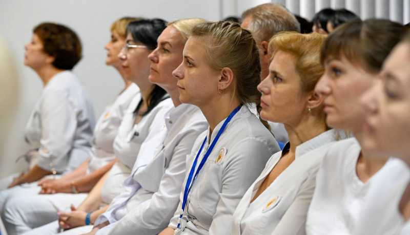 Единовременная выплата и служебное жилье: для медработников города-героя Новороссийска действуют новые меры поддержки