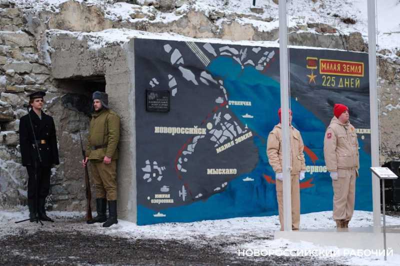 Художник из Новороссийска делает серые стены выразительными