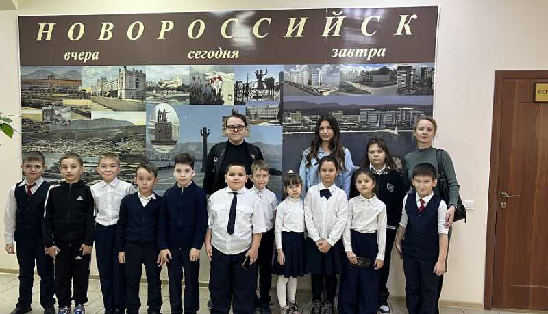 Юные исследователи истории: экскурсия в городской архив Новороссийска