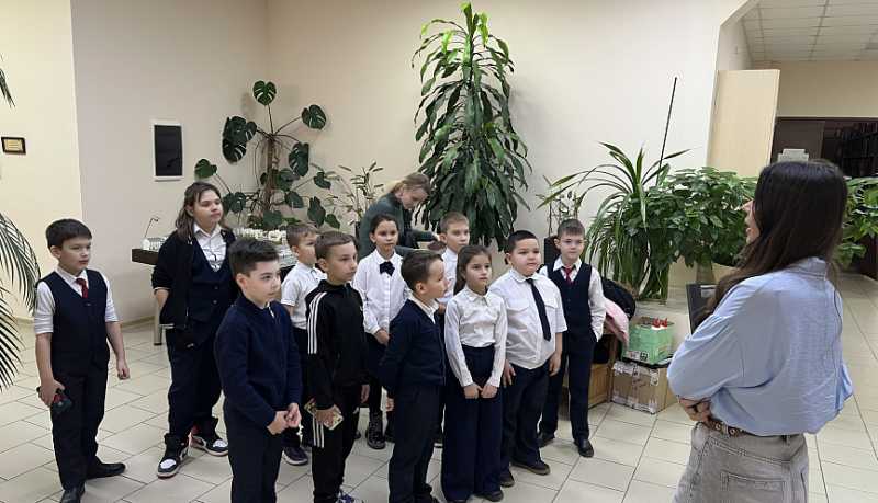 Юные исследователи истории: экскурсия в городской архив Новороссийска