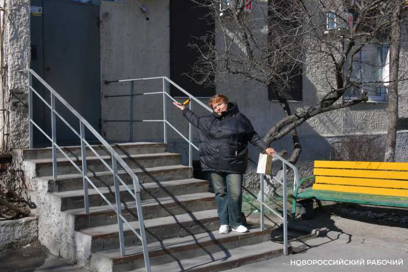 Кот ел кота, а тараканы сыпались с потолка. В Новороссийске не меньше 200 квартир, которые хозяева … по самые уши