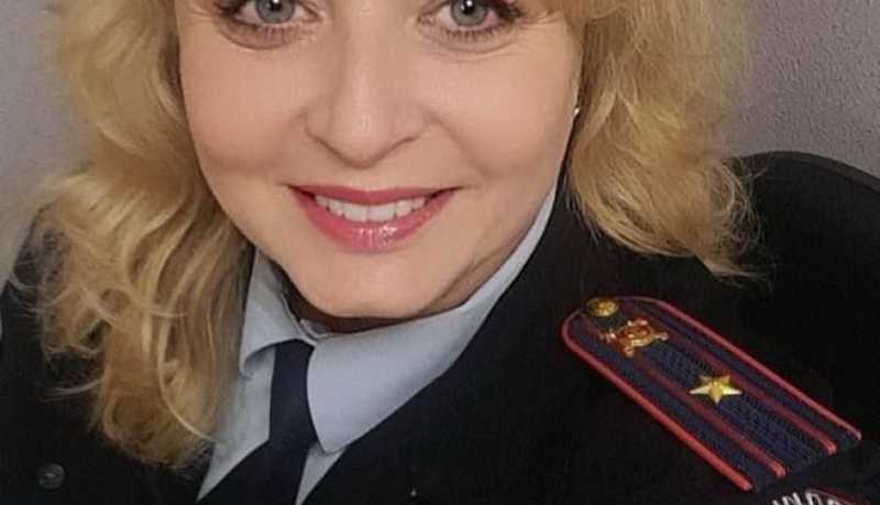 Майор полиции города-героя Новороссийска удостоена нагрудного знака отличия «Все для победы!»