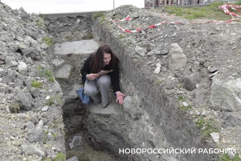 На Малой Земле нашли свидетельства бурной жизни турецкой крепости 18 века