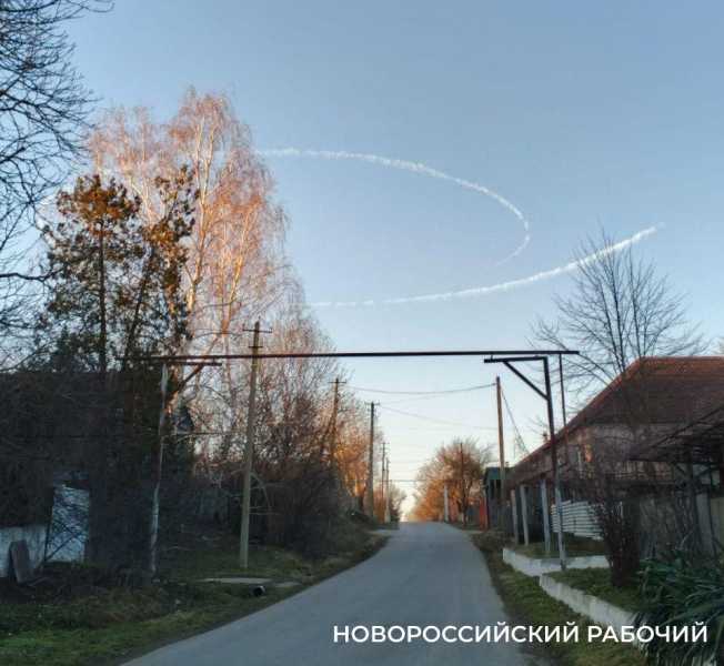 Над Новороссийском появились непонятные круги