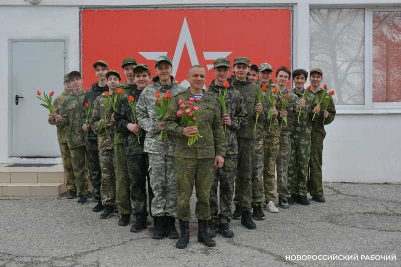 Новороссийские мужчины признаются женщинам в любви! Спецпроект «Новороссийского рабочего» к 8 Марта