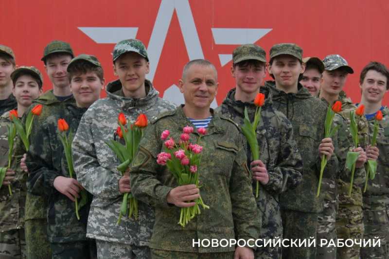 Новороссийские мужчины признаются женщинам в любви! Спецпроект «Новороссийского рабочего» к 8 Марта