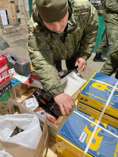 Новороссийские волонтеры доставили на передовую запчасти, инструменты и полезные сладости