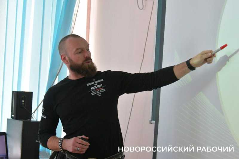 Новороссийских байкеров учили защитному вождению