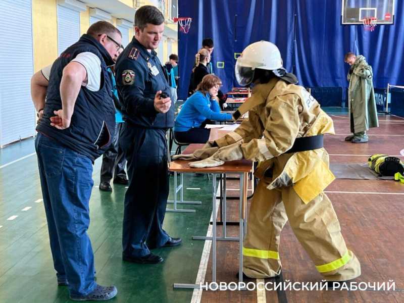 Школьницы из Новороссийска будут защищать край на Всероссийской олимпиаде школьников по безопасности
