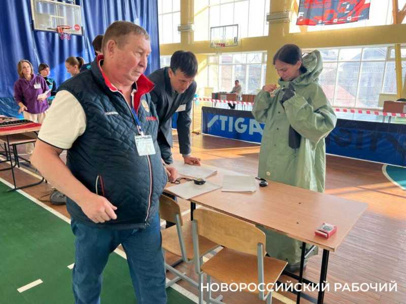 Школьницы из Новороссийска будут защищать край на Всероссийской олимпиаде школьников по безопасности