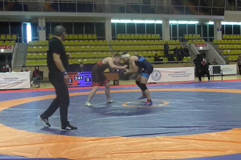 Спортсмен из Новороссийска, несмотря на травму головы, стал сильнейшим в ЮФО по вольной борьбе
