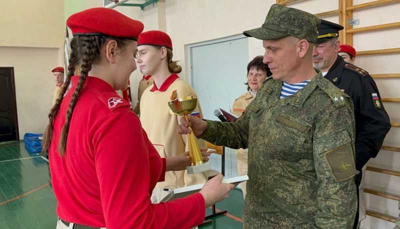 В городе-герое Новороссийске состоялась военно-спортивная игра «Девушки в погонах»