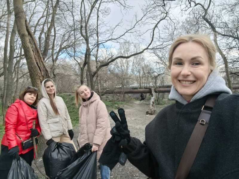 В Новороссийске активно проходят субботники