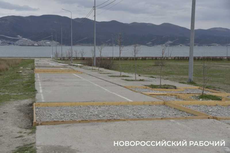 В Новороссийске демонтируют гранитные плиты мемориала &laquo;Малая Земля&raquo;