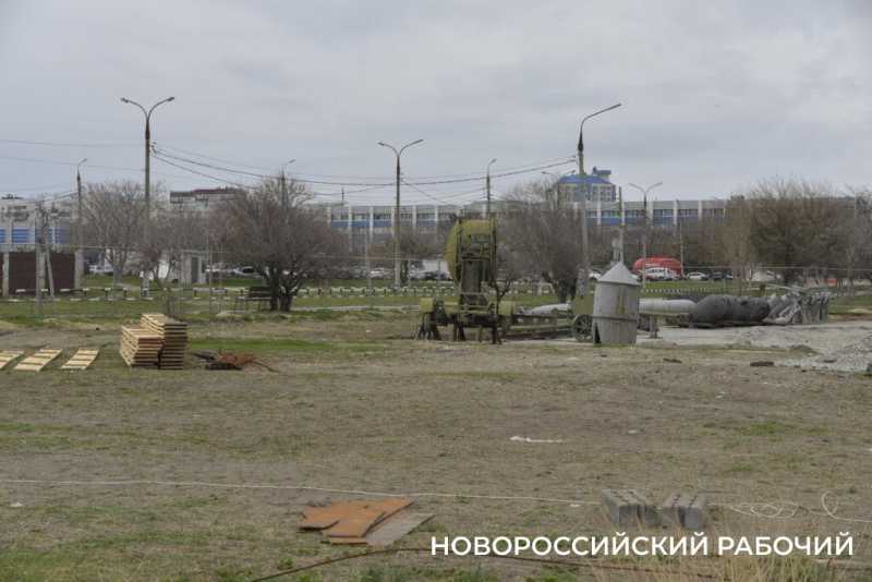 В Новороссийске демонтируют гранитные плиты мемориала &laquo;Малая Земля&raquo;