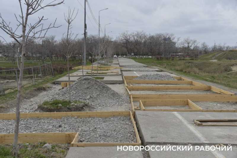 В Новороссийске демонтируют гранитные плиты мемориала &laquo;Малая Земля&raquo;